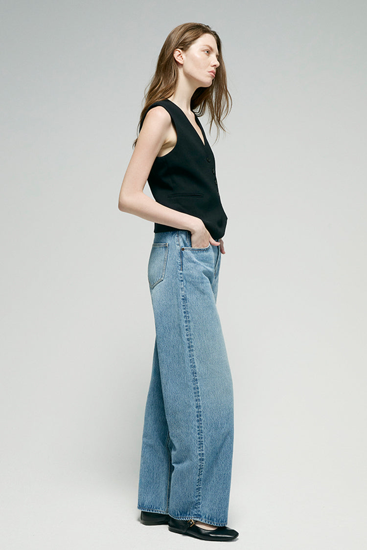Hey Joanie Slope Curve Jeans HJ039, front view showcasing high-rise fit and classic denim wash on a mannequin.
