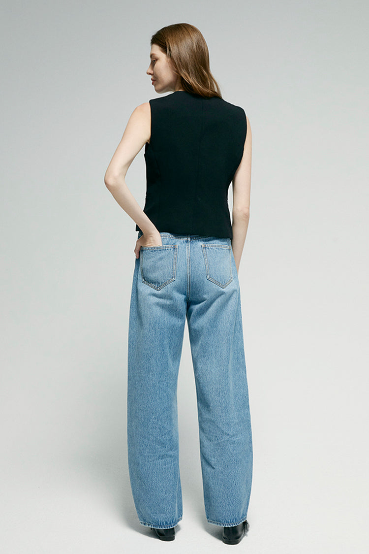 Hey Joanie Slope Curve Jeans HJ039 in light wash denim with classic five-pocket style and slim fit design.