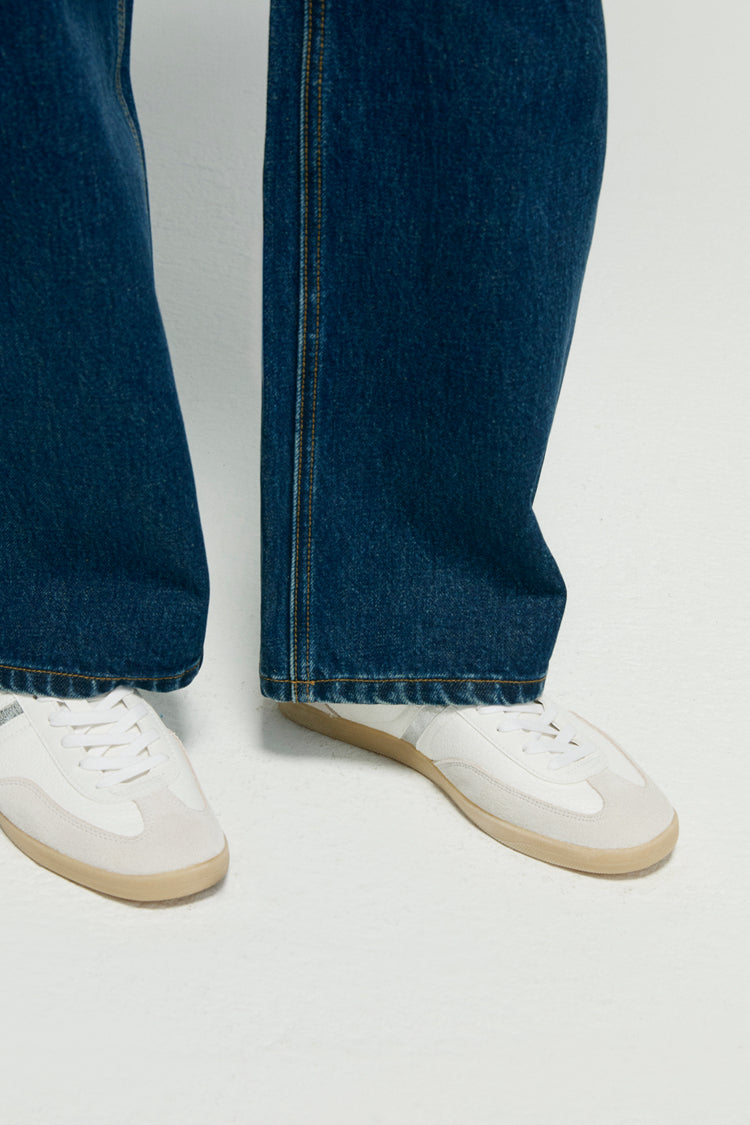 Hey Joanie Slope Curve Jeans HJ039, high-waisted denim with a relaxed fit, displayed on a model showcasing front and back views.