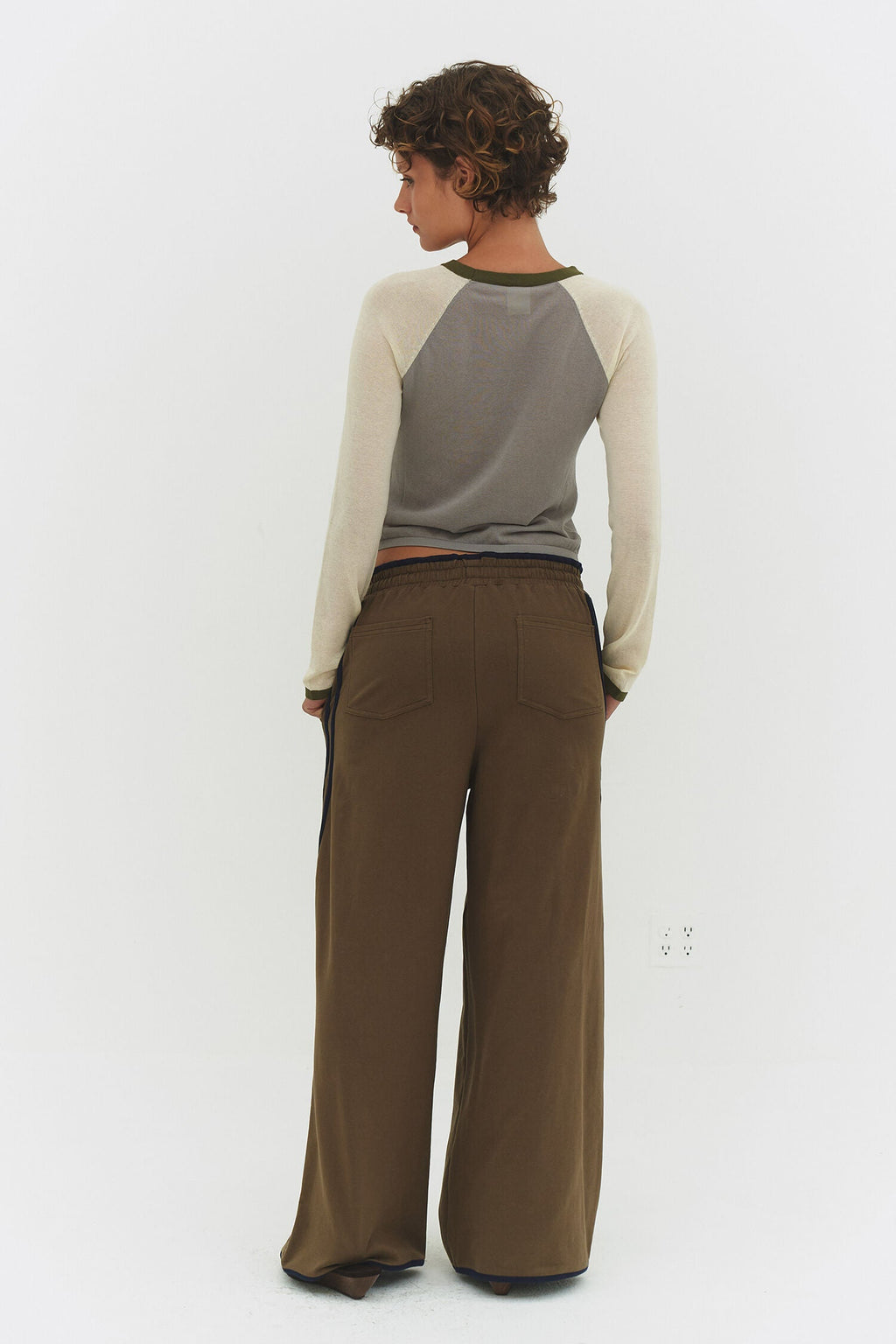 Findmenowthelabel Mirinae raglan top in Matcha Mel with vintage khaki and dark olive colors, featuring a relaxed 3/4 sleeve design.